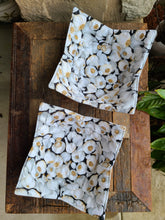 Load image into Gallery viewer, Microwave Cozy Bowl Set - Garlic Bulbs - Set Of Two Microwave Cozies