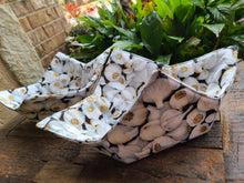Load image into Gallery viewer, Microwave Cozy Bowl Set - Garlic Bulbs - Set Of Two Microwave Cozies