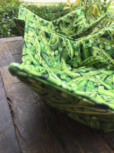 Load image into Gallery viewer, Microwave Cozy Bowl Set - Peas In A Pod - Set Of Two Microwave Cozies