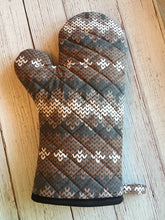 Load image into Gallery viewer, Oven Mitt - One Oven Mitt Made With Bernie Inauguration Mittens Inspired Fabric